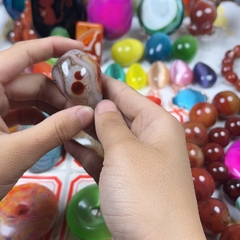 玛瑙/玉髓颈饰未镶嵌