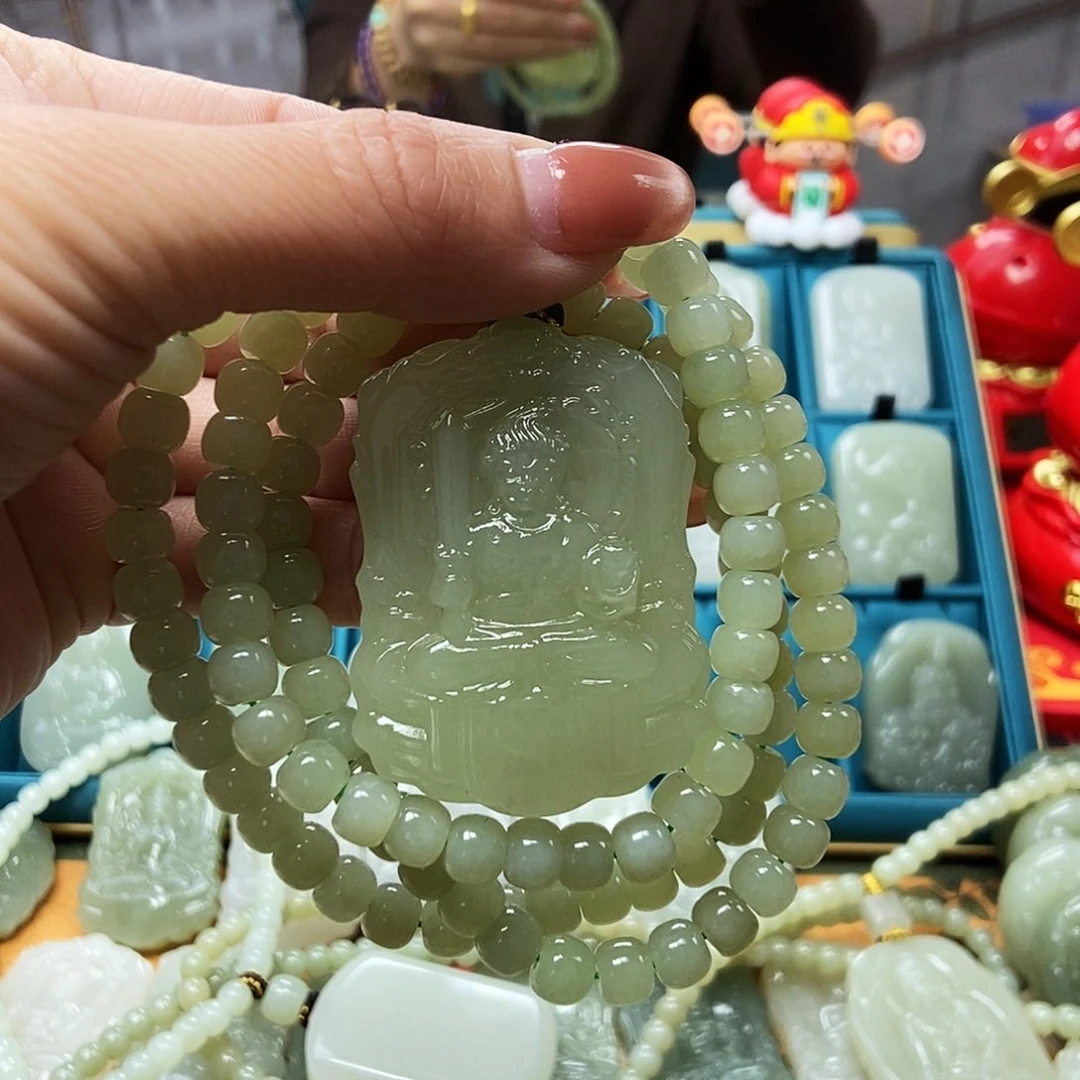 和田玉颈饰未镶嵌是**呀