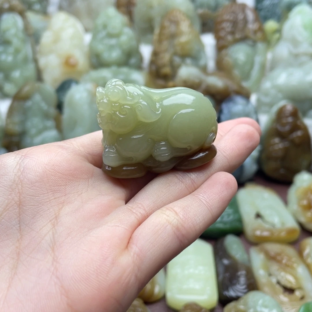 颈饰未镶嵌和田玉