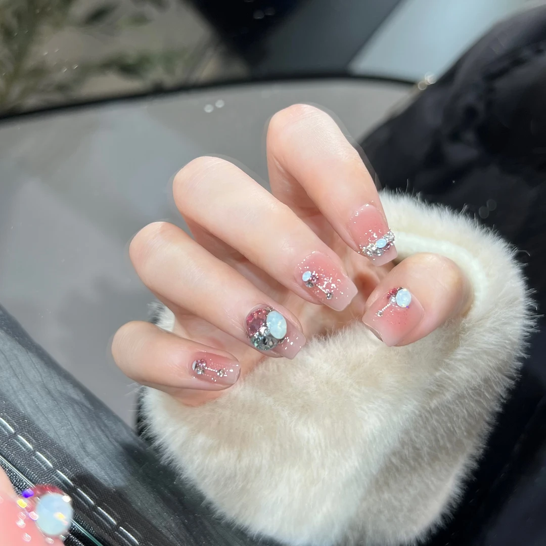 本宫指义【H18/施华】穿戴甲纯手工  底色：53腮红