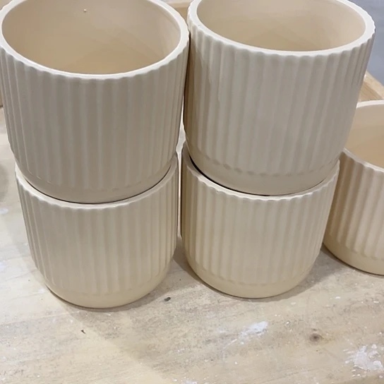 多肉绿植陶瓷花盆9.9包邮，有孔