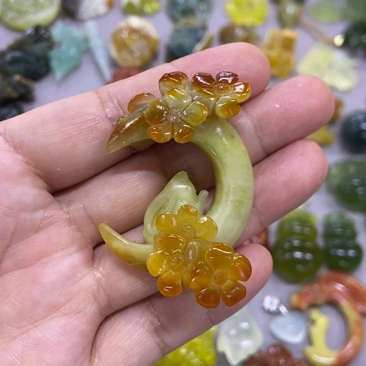 未镶嵌蛇纹石玉挂件