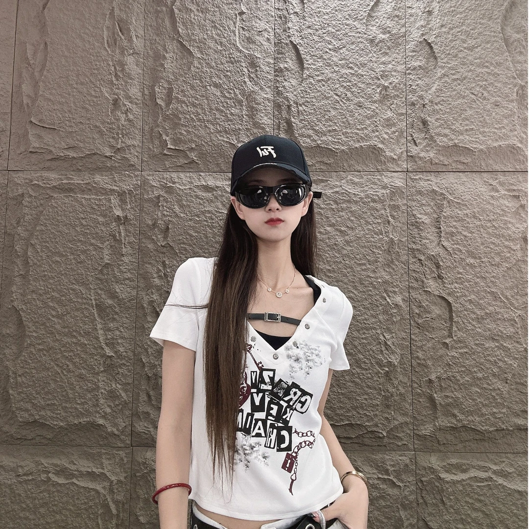 DL8818小众设计感重工V领辣妹修身短袖显瘦减龄时尚性感复古休闲