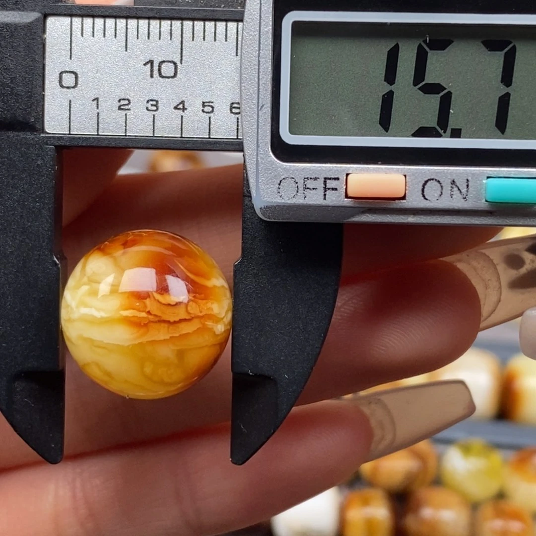 琥珀未镶嵌耳饰圆珠