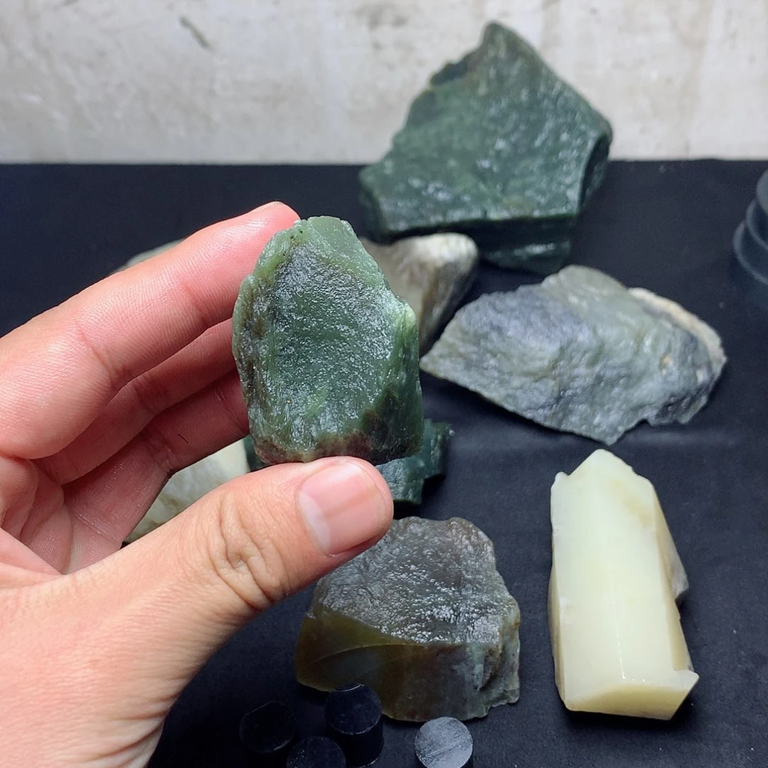 和田玉（糖玉）珠宝半成品足铂镶嵌