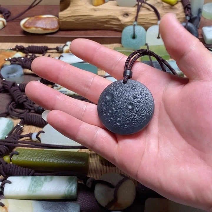 蛇纹石玉挂件未镶嵌网**居