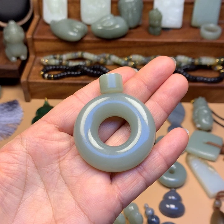 影***a和田玉未镶嵌颈饰