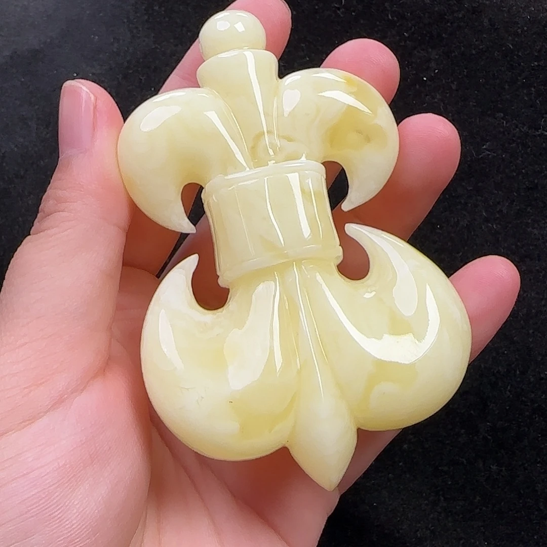 蜜蜡未镶嵌珠宝奇石