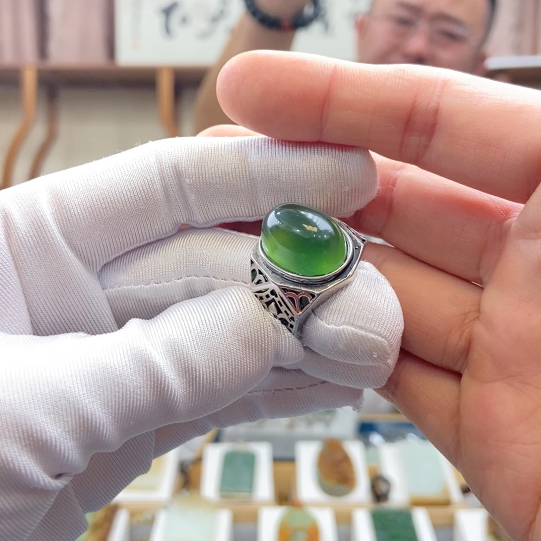 蛇纹石玉未镶嵌戒指