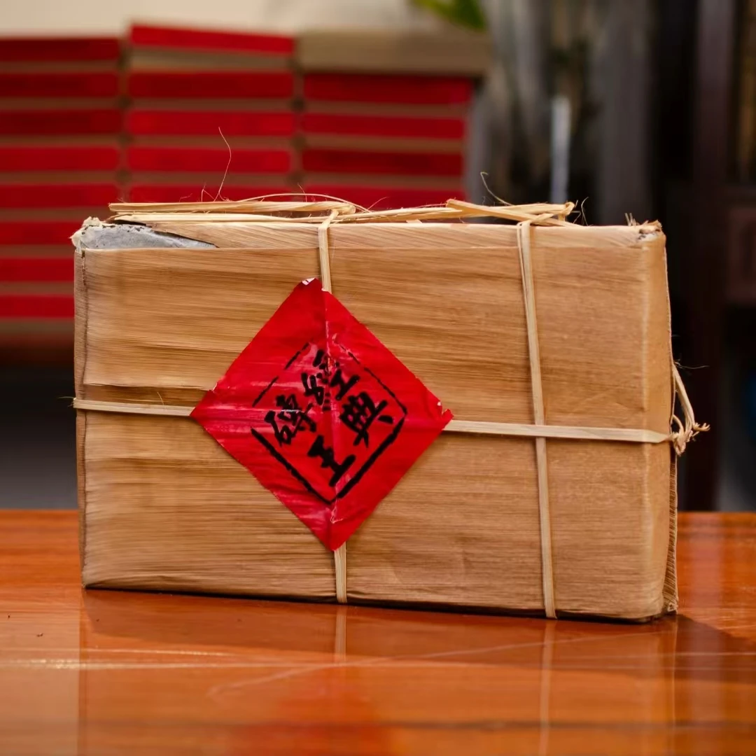 2007年 诺源经典砖王青砖 普洱生茶 （散泡）48g