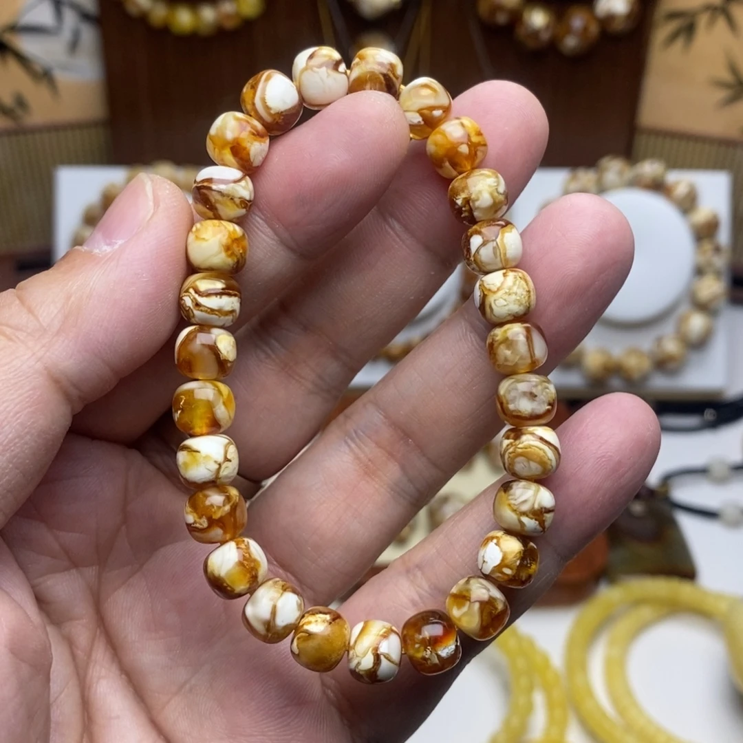 8mm+沁色精工老型手串一条