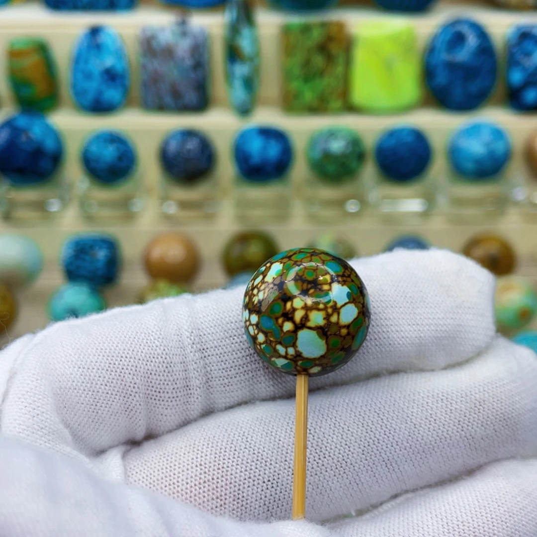 未镶嵌绿松石颈饰