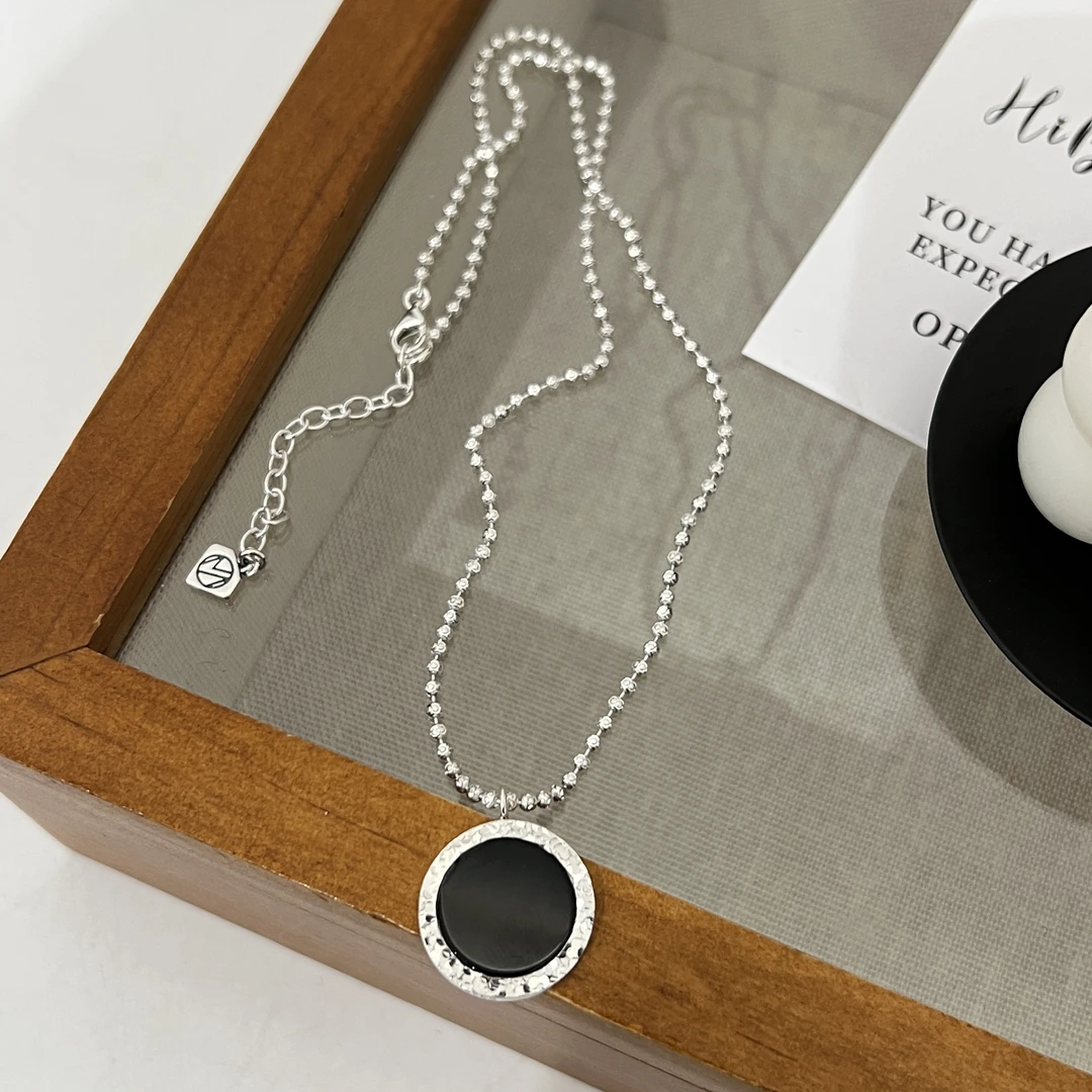 坠链均925银仿珍珠 小众设计师款高级感黑色圆牌米珠银项链41+4cm