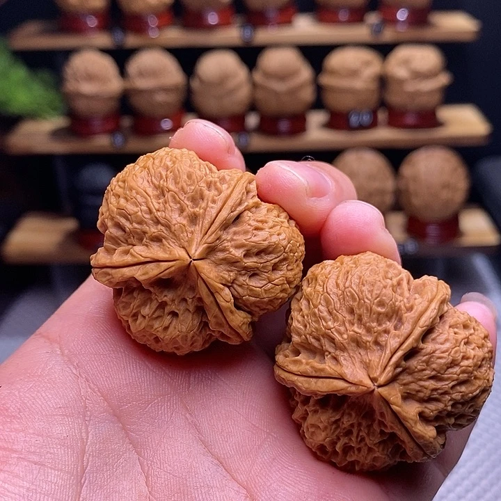 文玩核桃吊坠离*天狼三棱100