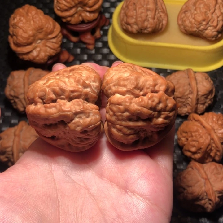 爱***鱼文玩核桃把件蛙王