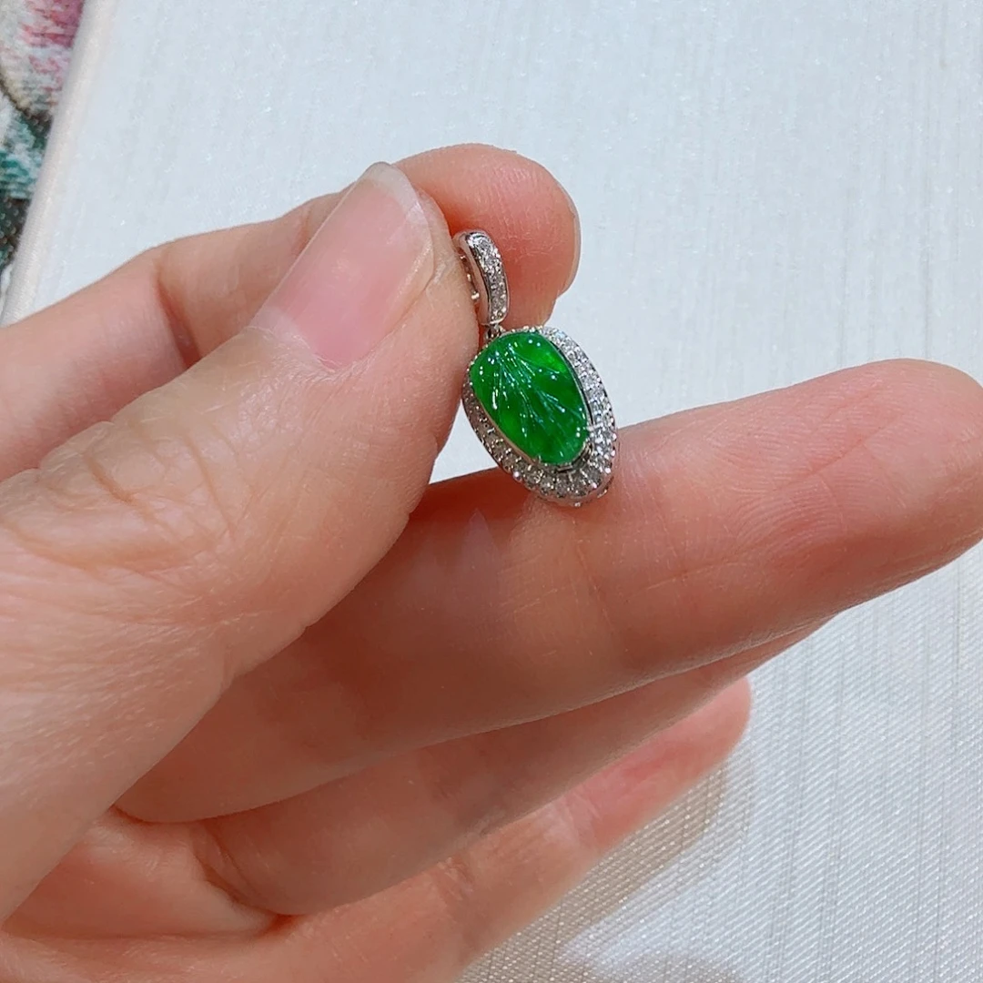 翡翠18K金镶嵌吊坠(不含链)S****y吊坠