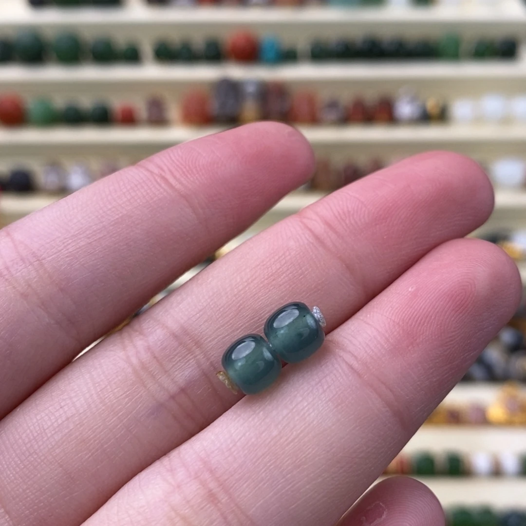 翡翠未镶嵌颈饰对珠