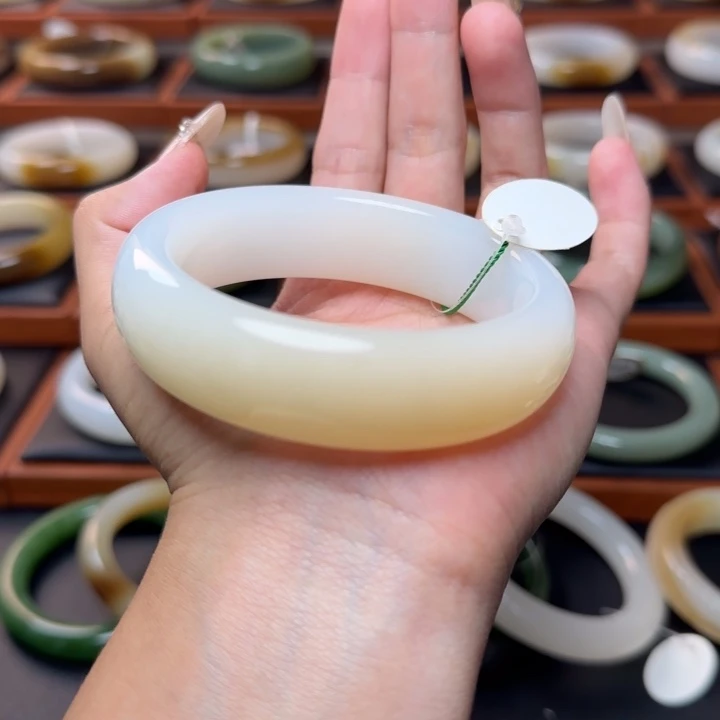 文***武和田玉未镶嵌手镯