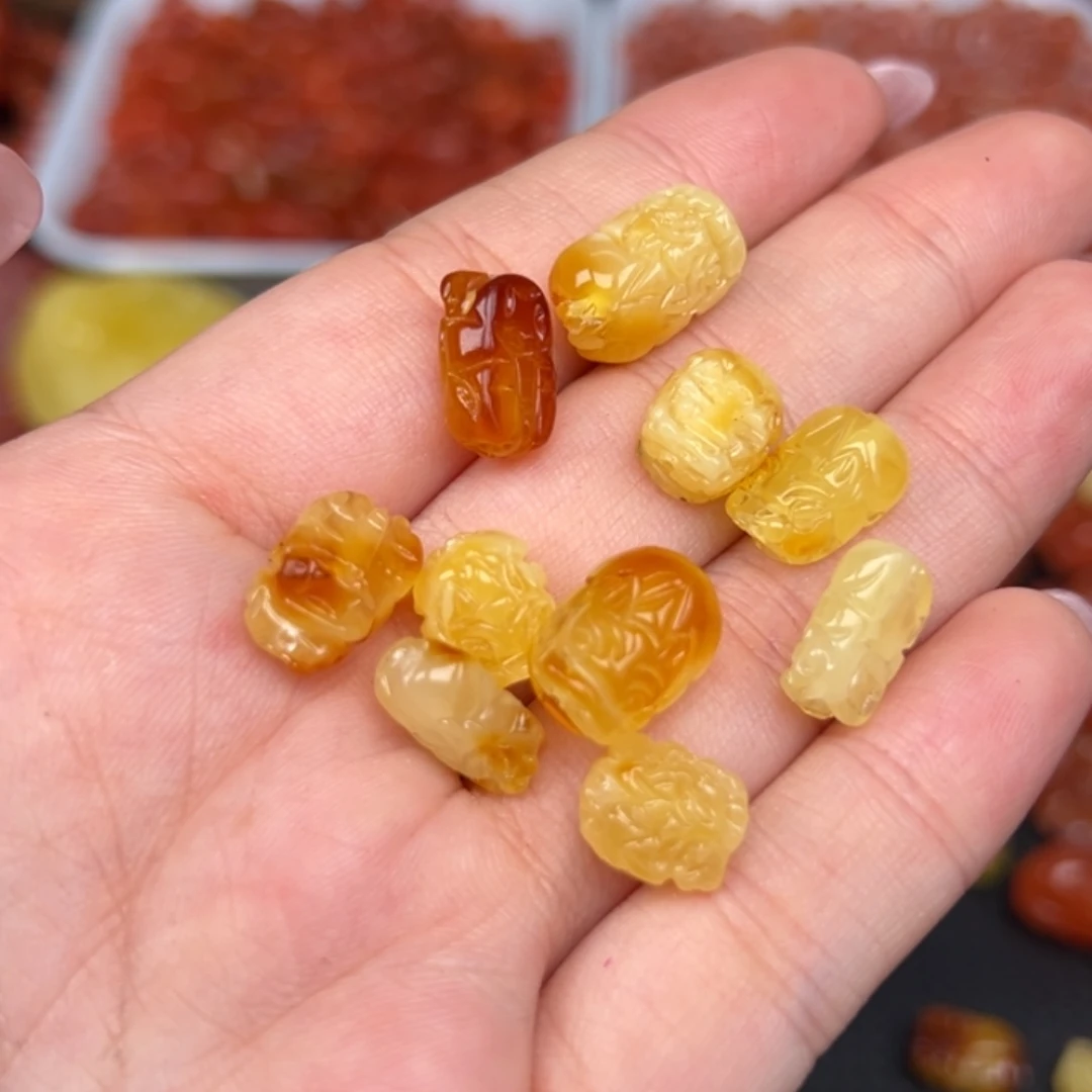 琥珀未镶嵌吊坠(不含链)多样性