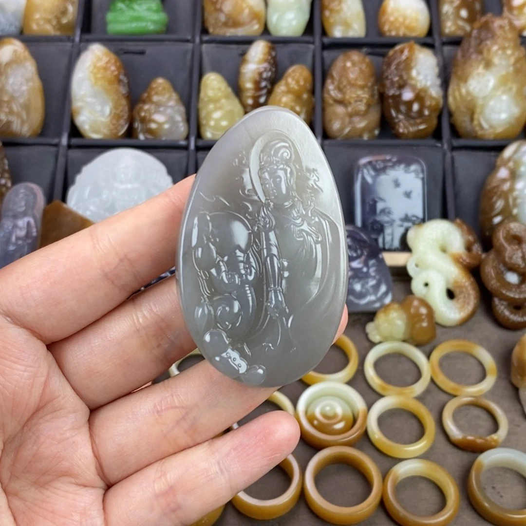 和田玉颈饰未镶嵌