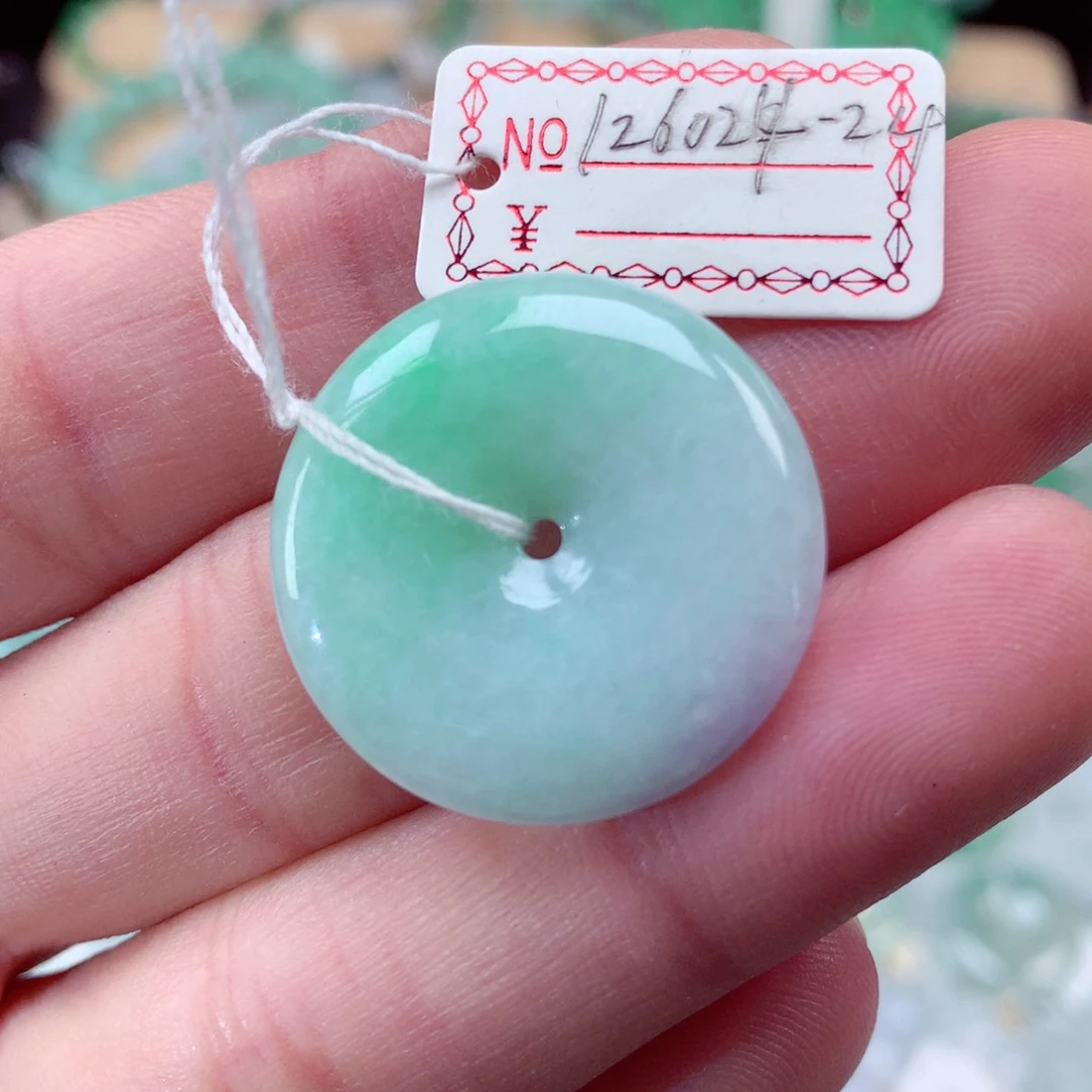 翡翠颈饰未镶嵌翡翠吊坠