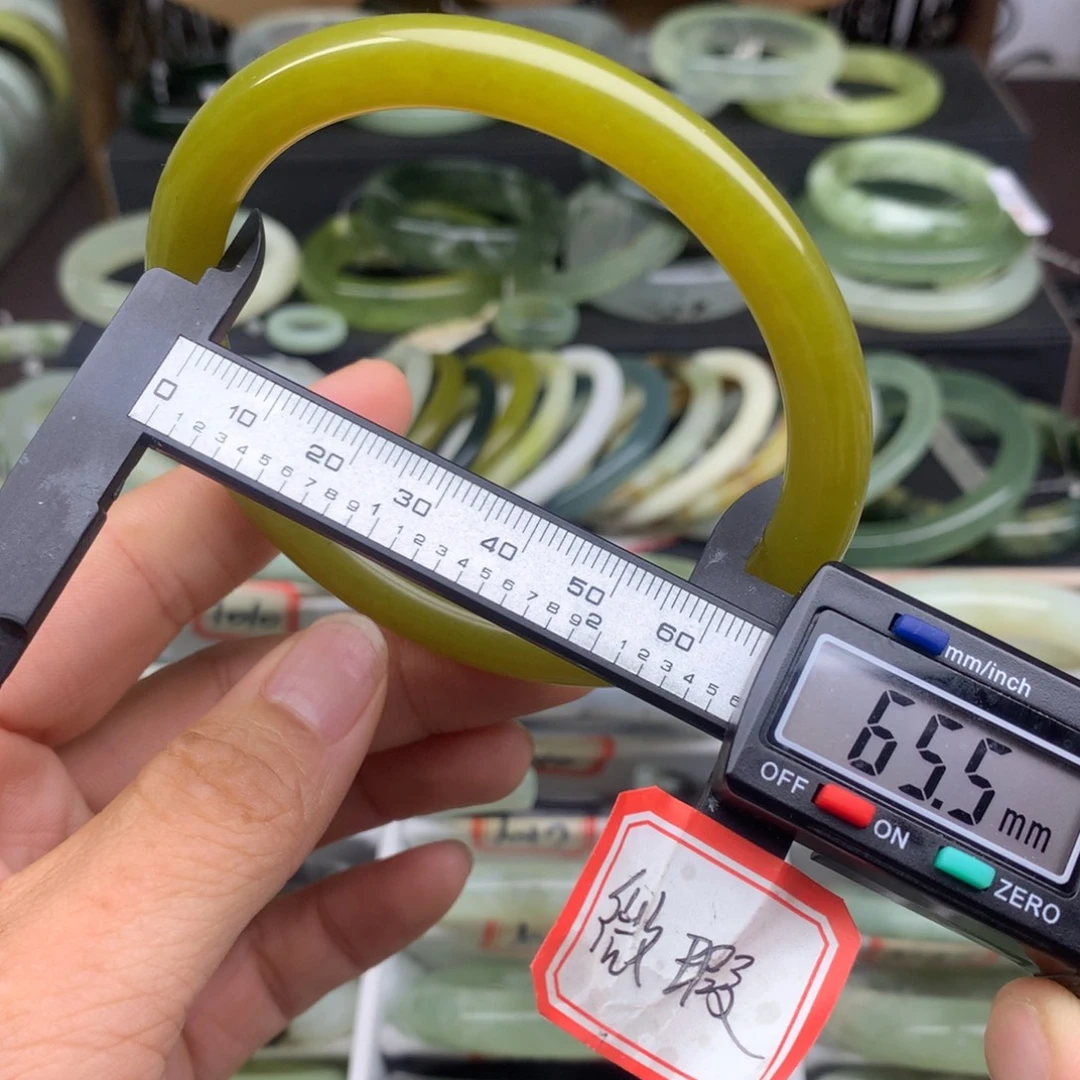 蛇纹石玉未镶嵌手镯1029