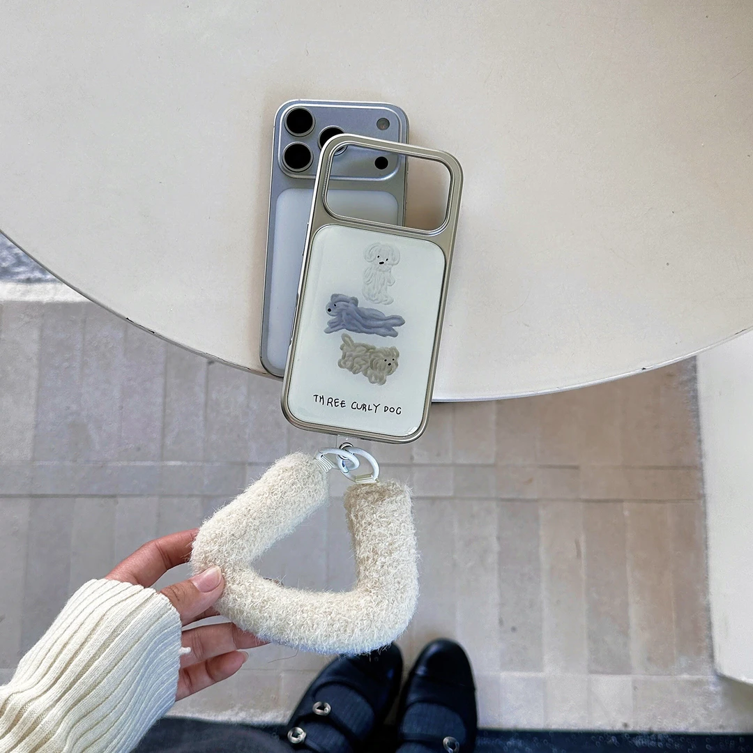 發發發·奶黄电镀滴胶三只可爱手绘潦草小狗15手机壳适用苹果17/16
