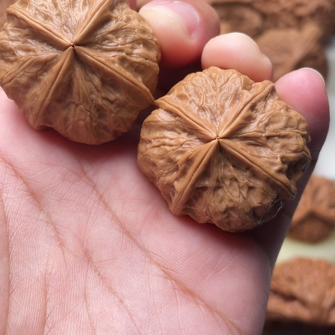 文玩核桃把件野生四棱35