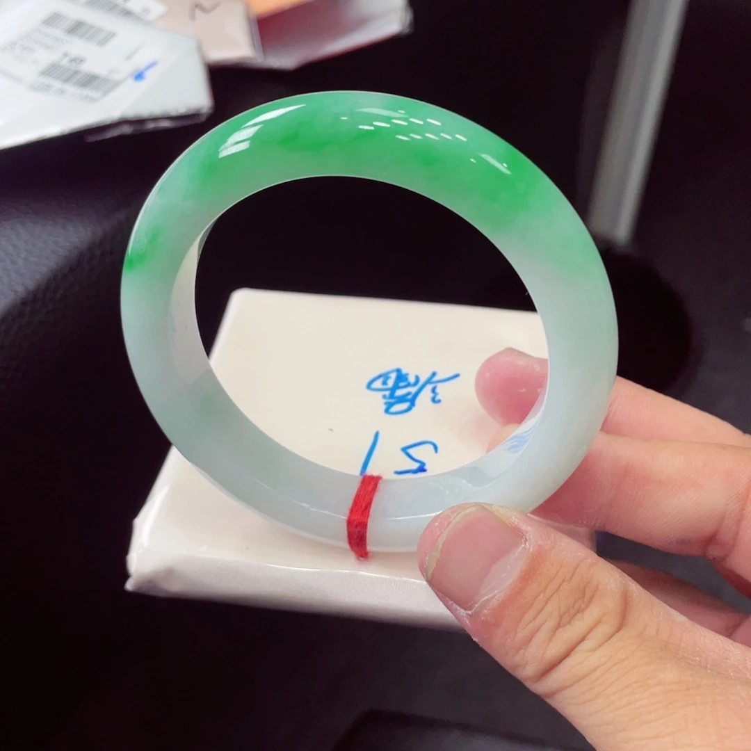 翡翠未镶嵌手镯翡翠