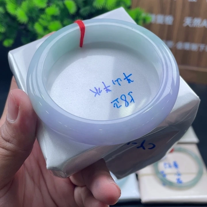 翡翠手镯未镶嵌春彩半山水58