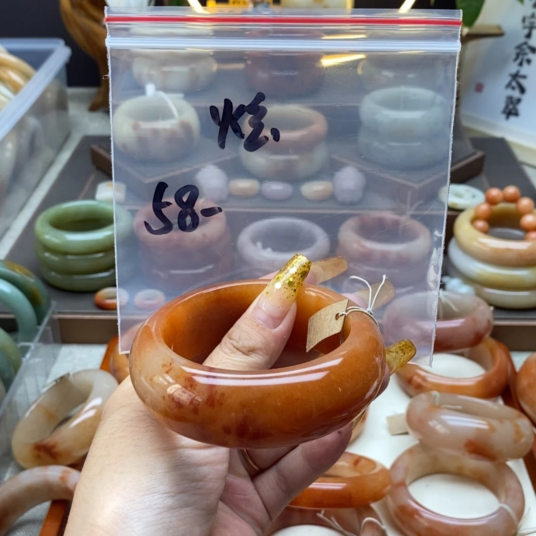 石英质玉手镯未镶嵌炫**熊