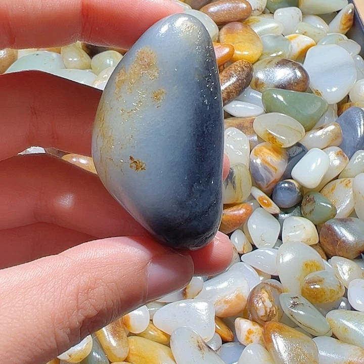 和田玉（糖玉）未镶嵌颈饰37克