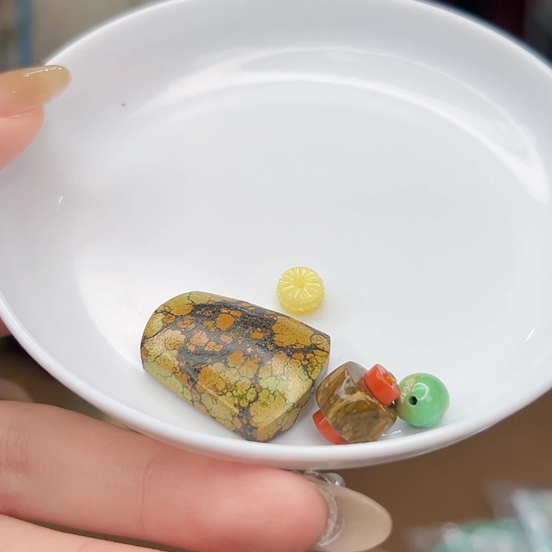 未镶嵌南红玛瑙珠宝奇石