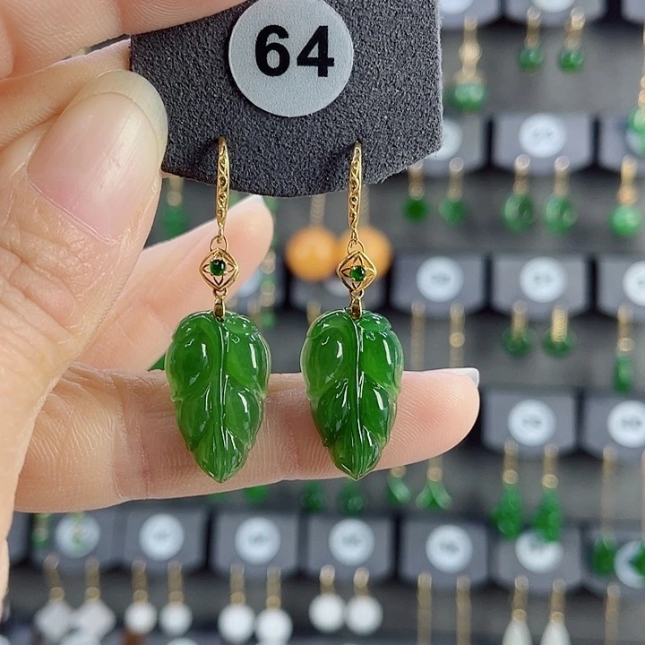 18K金镶嵌和田玉耳饰