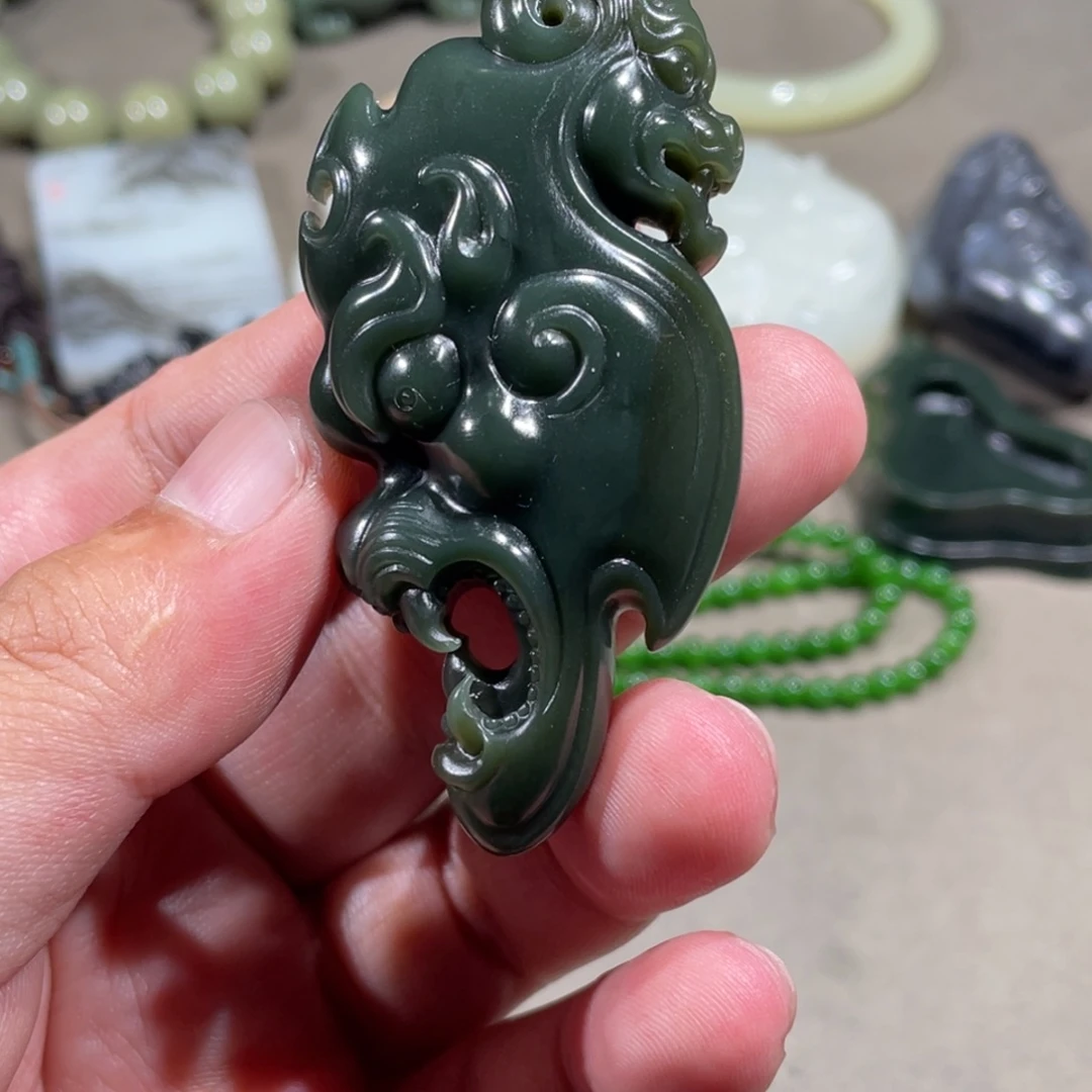 和田玉未镶嵌挂件