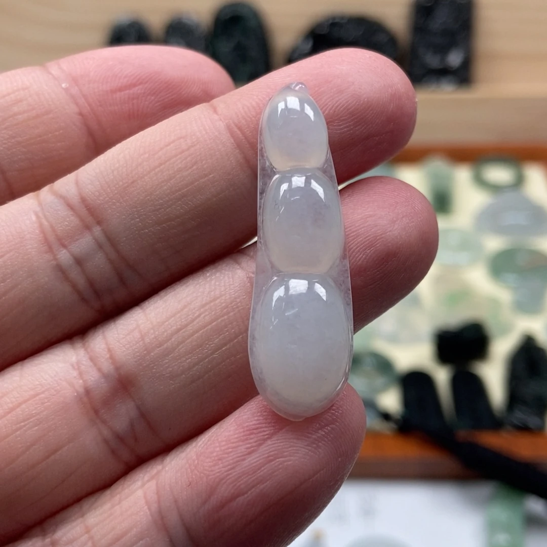 翡翠未镶嵌颈饰福豆冰种 天然缅甸ａ货翡翠男女礼物高级感