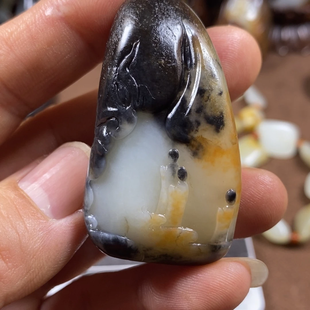 王***吉和田玉未镶嵌挂件