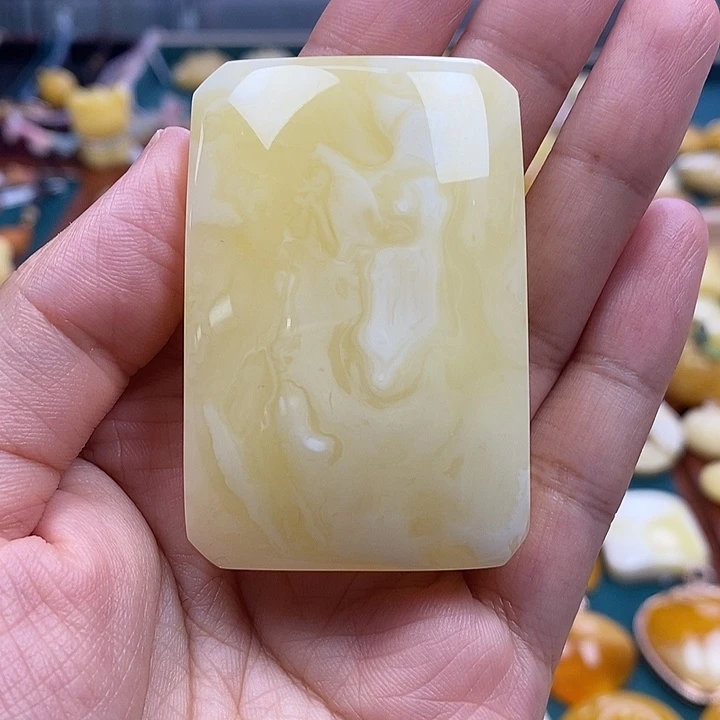 琥珀未镶嵌裸石33.28白花蜡无事牌