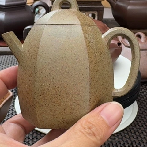 紫砂茶壶密密麻麻