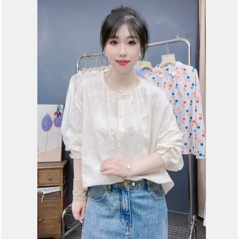 刺绣浪漫重工绣花衬衫甜美圆领长袖衬衣蕾丝纽扣文艺春夏小清新