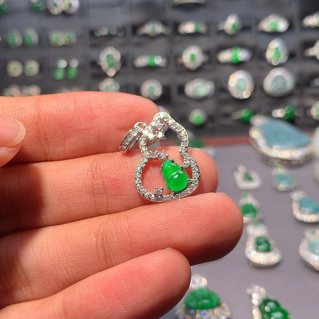 翡翠未镶嵌吊坠(不含链)