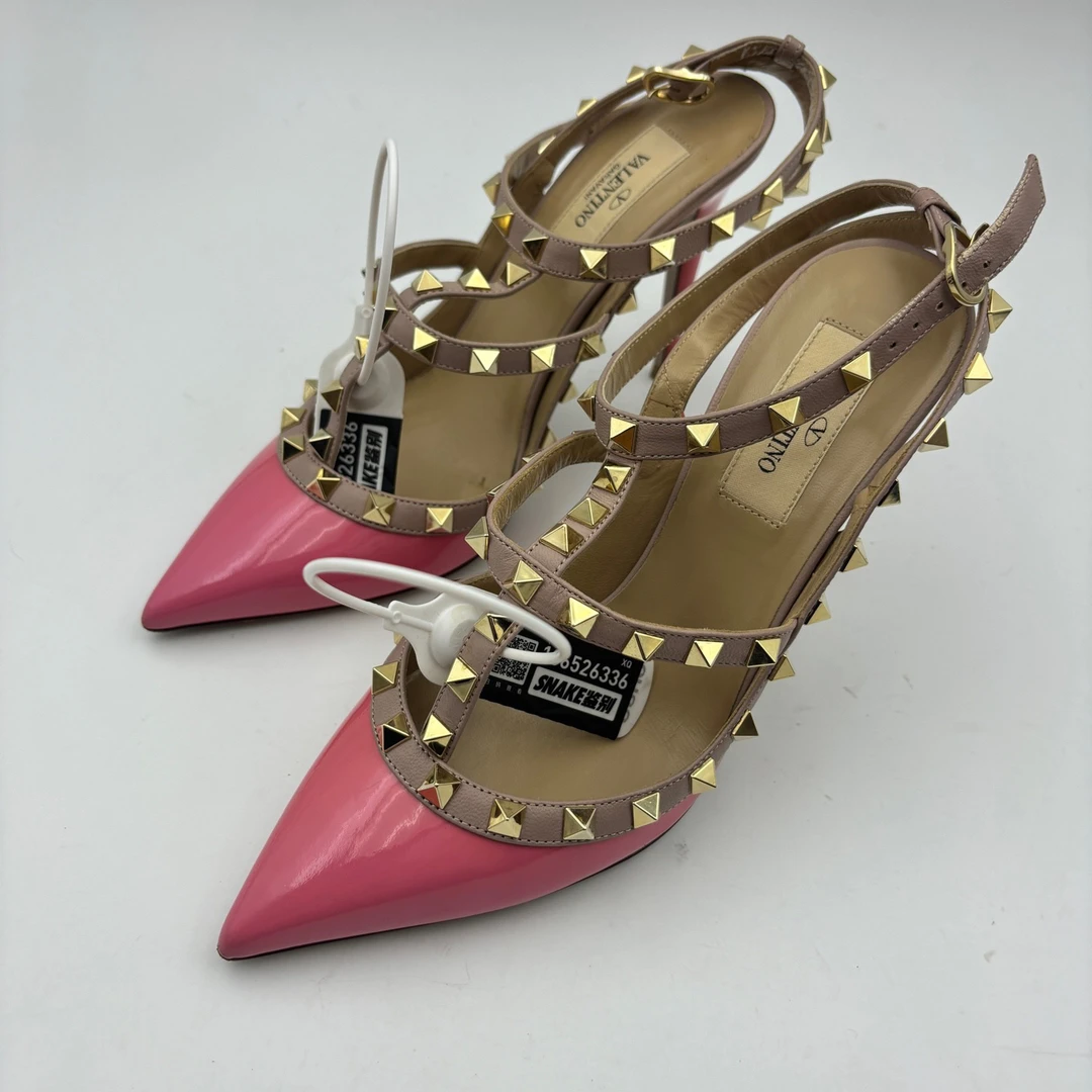 95新 Valentino/华伦天奴 37码/华伦天奴二环铆钉高跟/无盒/95新