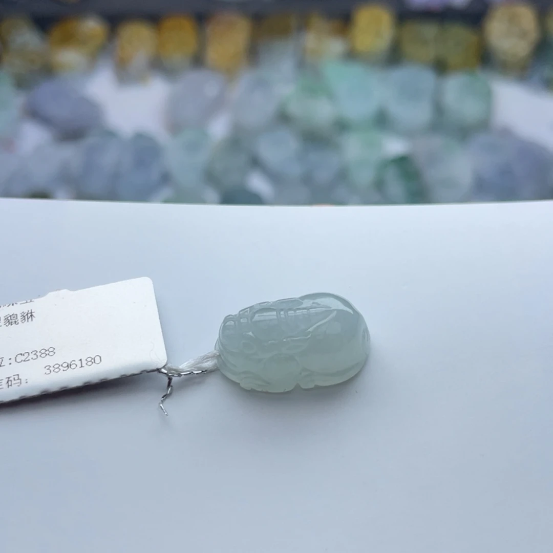 翡翠颈饰未镶嵌主*貔貅