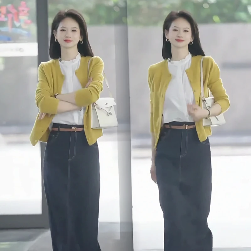 2025早春新款艺术感限定色系简约包扣圆领针织长袖短款开衫女装