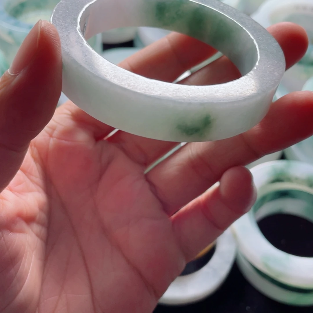 小***法定制翡翠A货未镶嵌