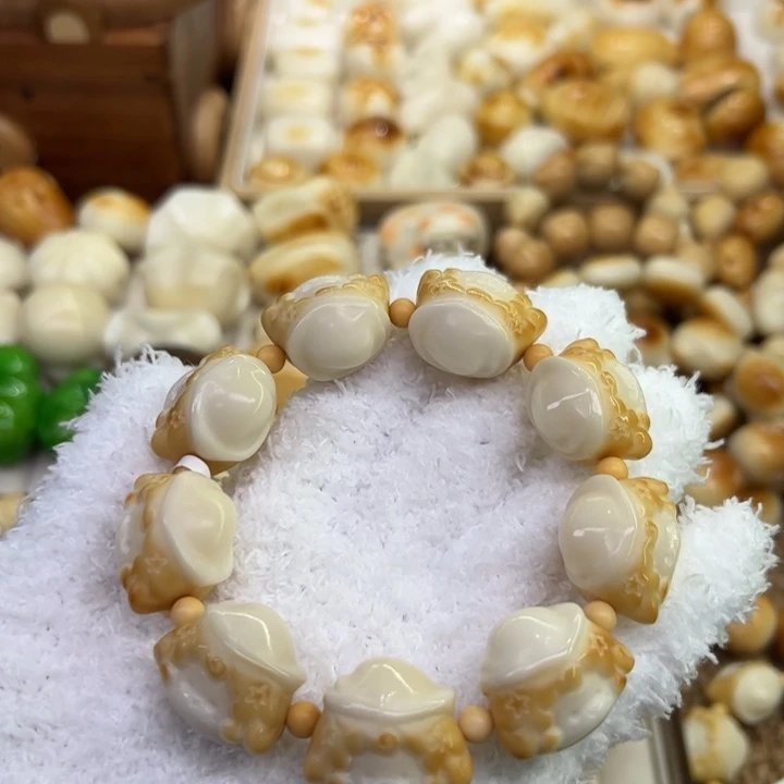 把件菩提根/象牙果45 象牙果原果雕刻炭烧小洋熊全品