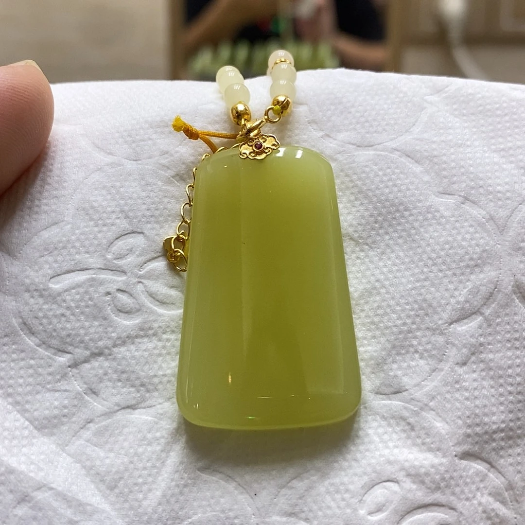 和田玉18K金镶嵌颈饰
