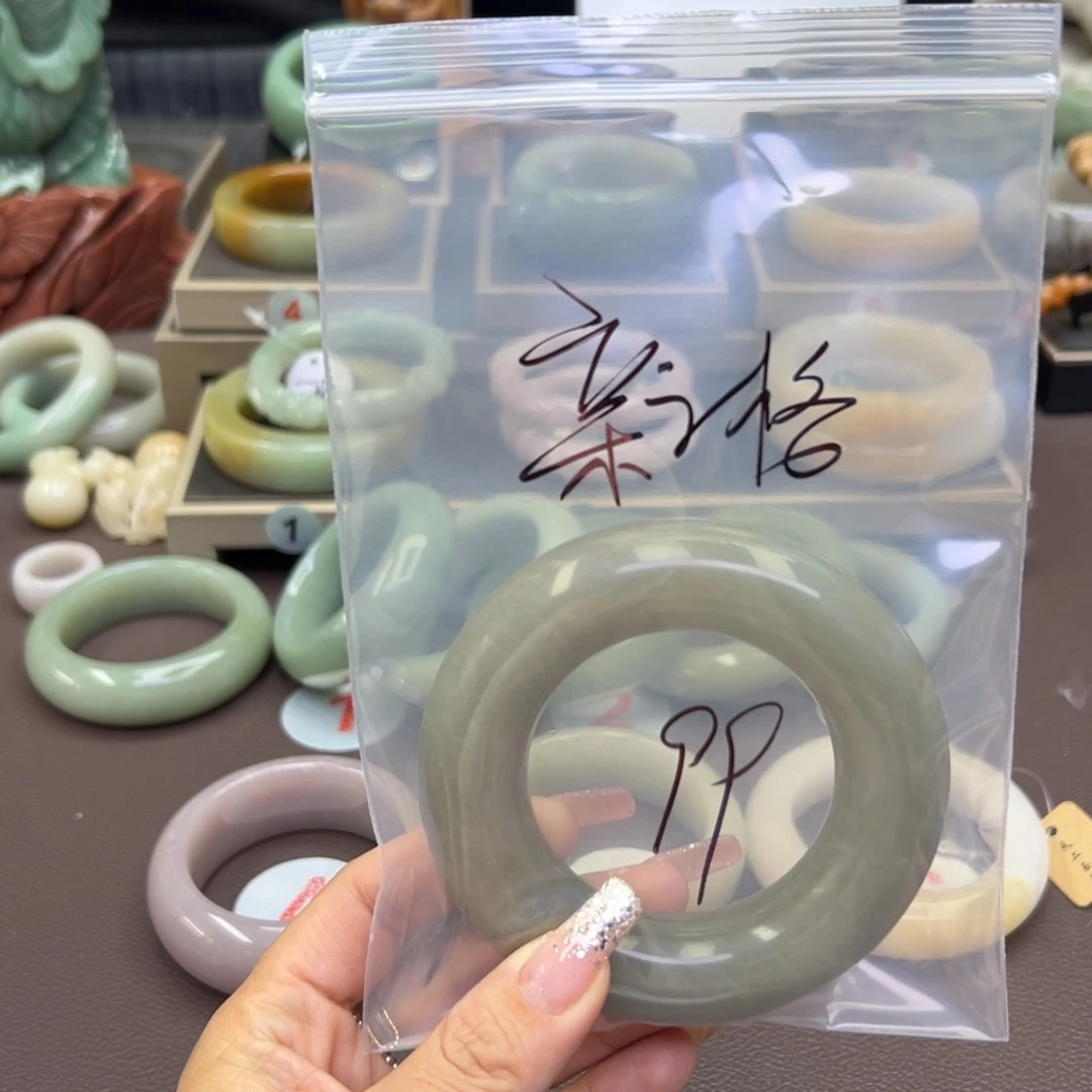 石英质玉手镯未镶嵌亲*格