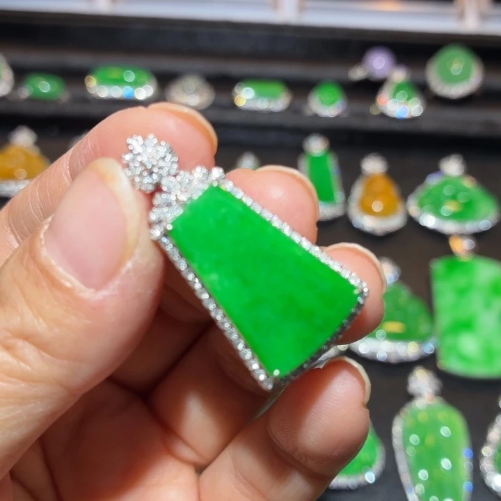 翡翠18K金镶嵌吊坠(不含链)翡翠