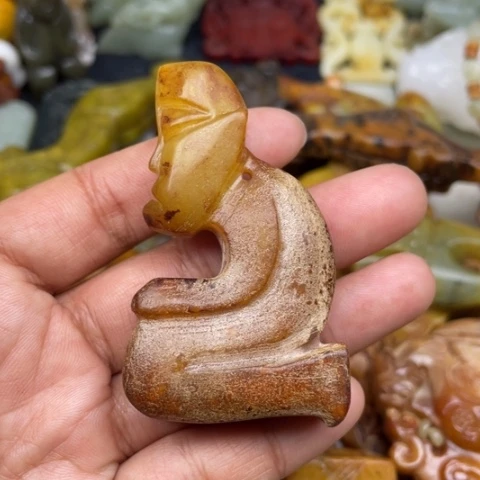 蛇纹石玉颈饰未镶嵌10